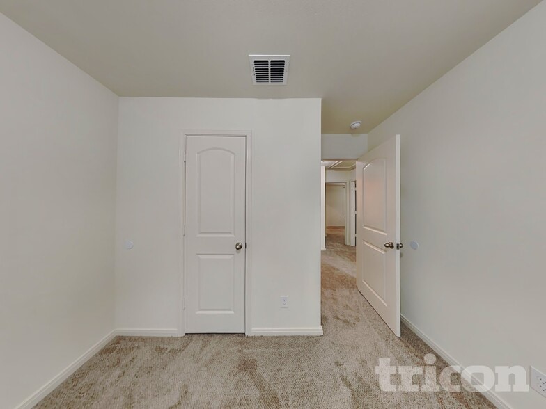 Building Photo - 3158 Gilbert Garden