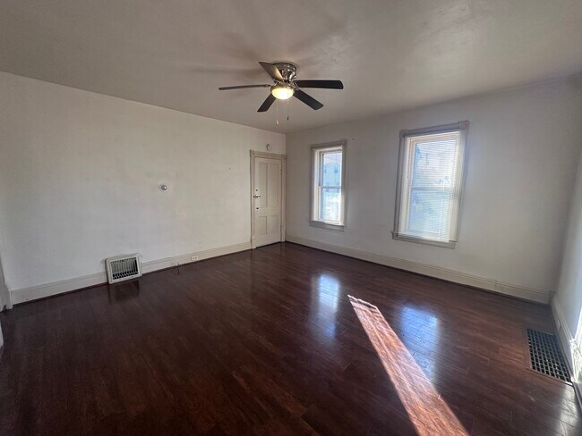 Building Photo - 315 N 2nd Ave