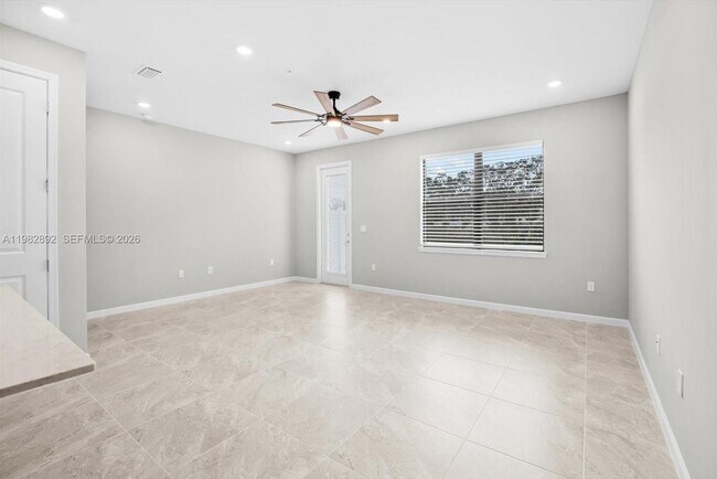 Building Photo - 2880 SE Federal Hwy