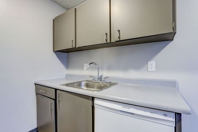 Building Photo - NOW RENTING! Upper 1-bedroom 1 bath! JUST ...