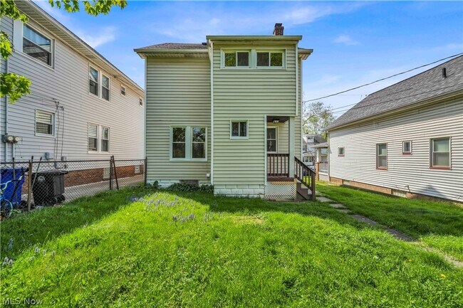 Building Photo - 8505 Bancroft Ave