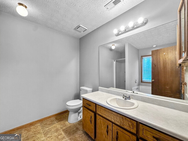 Building Photo - 290 Cornwallis Way