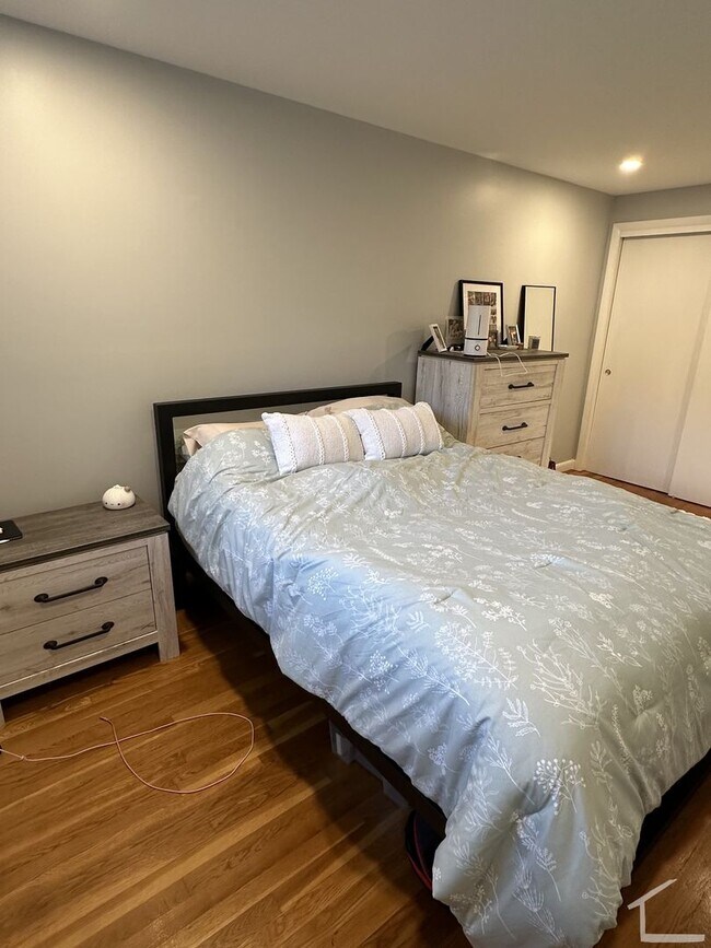 Building Photo - Awesome 1 bed 1 bath in Brighton....