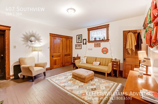 Building Photo - 407 Southview-