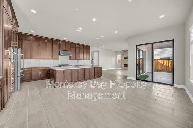 Building Photo - 2408 Schooner Ave