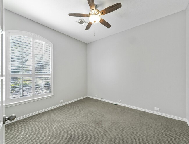 Building Photo - 106 Cezanne Woods Dr