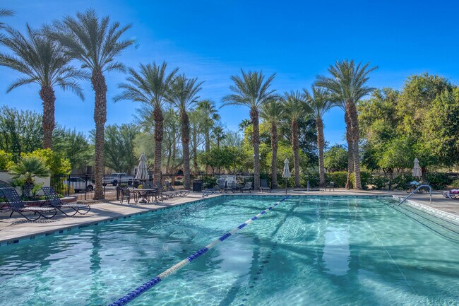 Building Photo - 520 Calle Vibrante