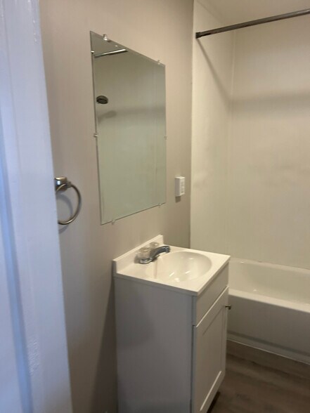 Building Photo - 401 Hannibal St