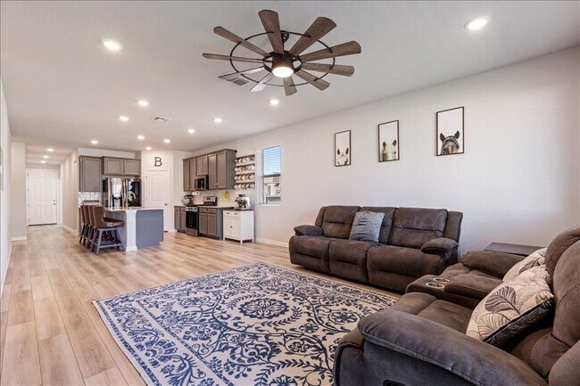 Building Photo - 1001 Dog Iron St