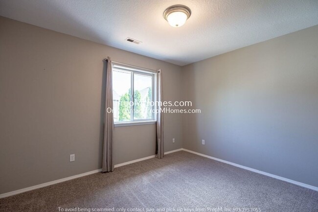 Building Photo - 7561 SW Thornton Dr