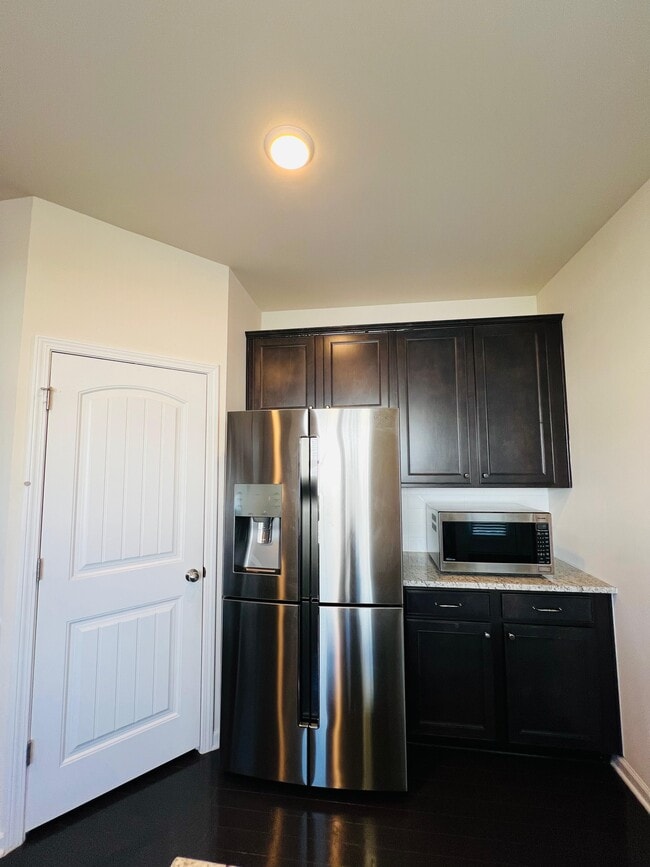 Building Photo - 7002 Reedybrook Crossing