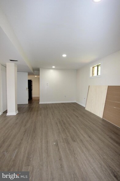Building Photo - 7803 Woodbourne Ave
