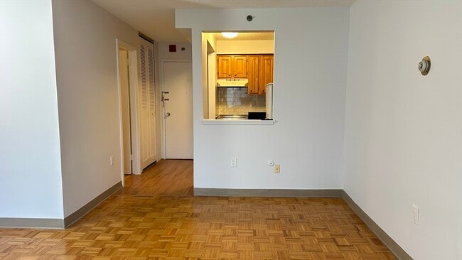 Building Photo - 1025 Hancock St