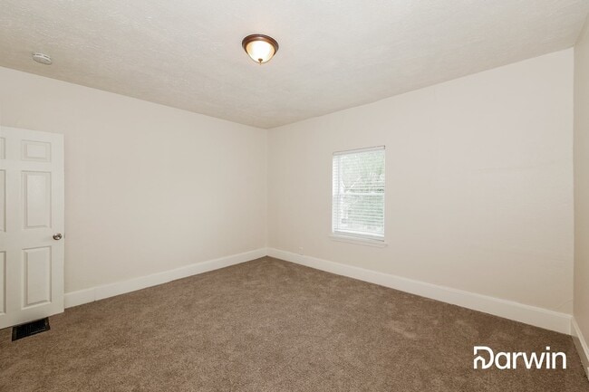 Building Photo - 1106 N Oakland Ave