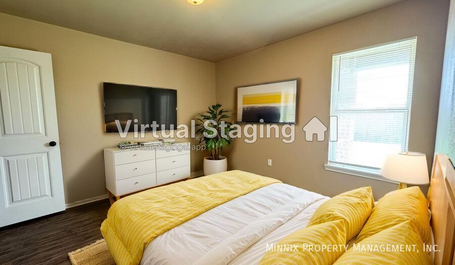 Building Photo - 2413 N Ave O