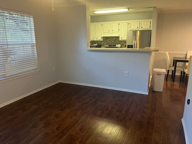 Building Photo - Great First Floor Condo in the Reserve at Woodbridge