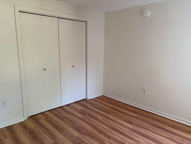 Building Photo - 1007 White Cedar Blvd