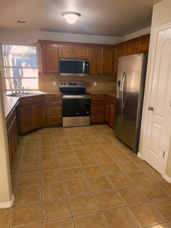 Building Photo - 18701 Venture Dr