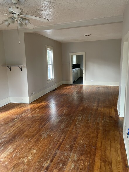 Building Photo - 326 Sanford St