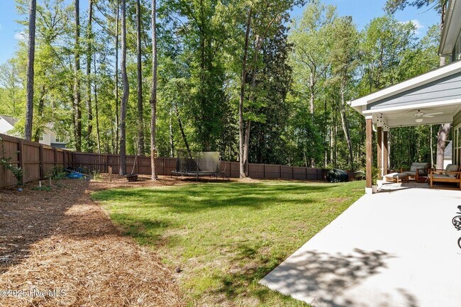 Building Photo - 594 E L Ives Dr