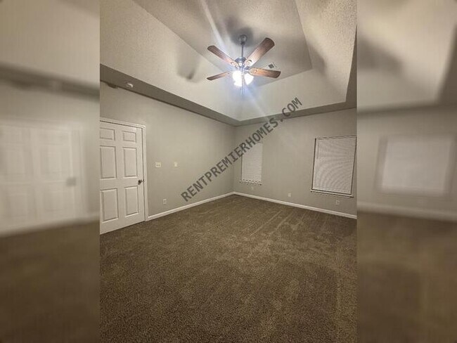 Building Photo - 9 Summer Ridge Ct