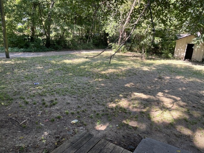 Building Photo - 319 N G St