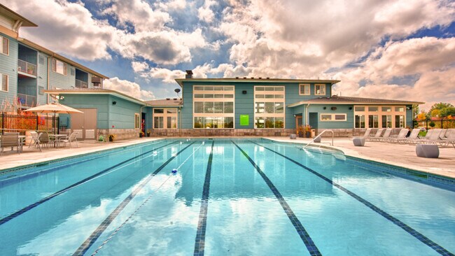 Building Photo - 550 Viridian Dr