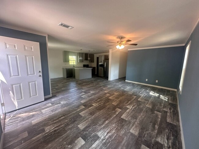 Building Photo - 7865 W Hwy 40