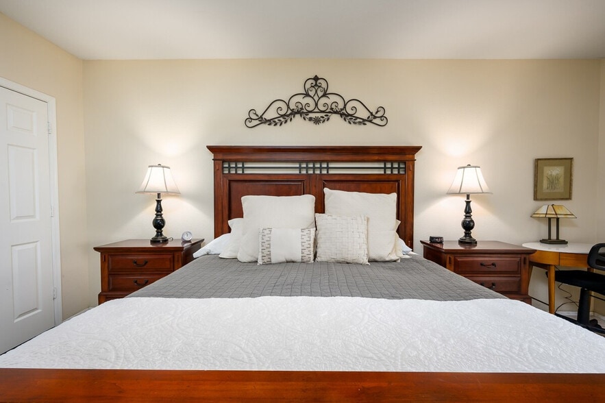 Building Photo - 15095 N Thompson Peak Pkwy