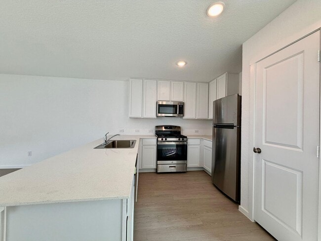 Building Photo - 10319 Munoz Mnr