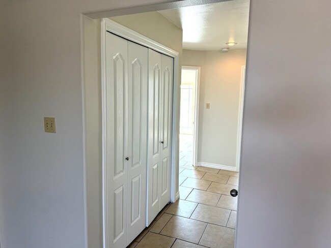 Building Photo - 9805 Sterling Loop