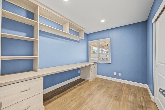 Building Photo - 13015 N 49th Pl