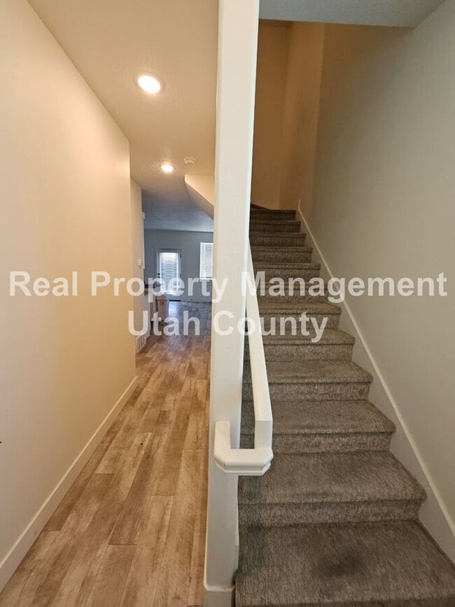 Building Photo - 986 E 1300 S