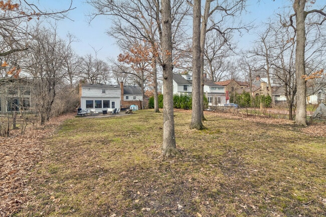 Building Photo - 1345 Lincoln Ave S