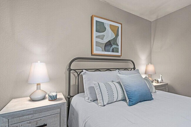 Building Photo - 5017-5019 S 28th St