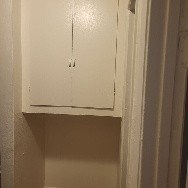 Building Photo - 2315 W Compton Blvd