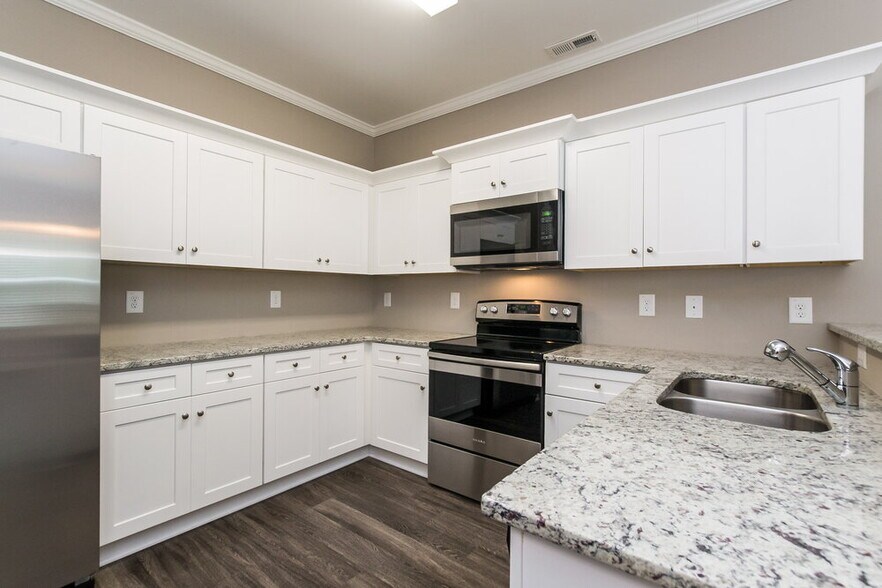 Building Photo - 542 Fieldcrest Dr