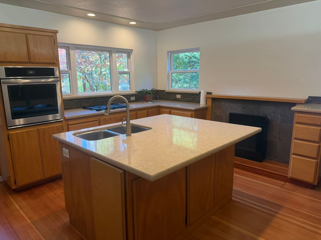 Building Photo - 13206 Middleton Ave