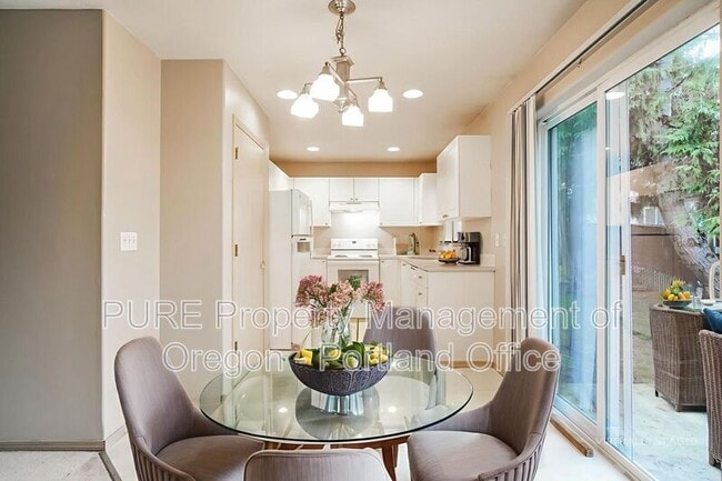 Building Photo - 3633 NE 158th Ave