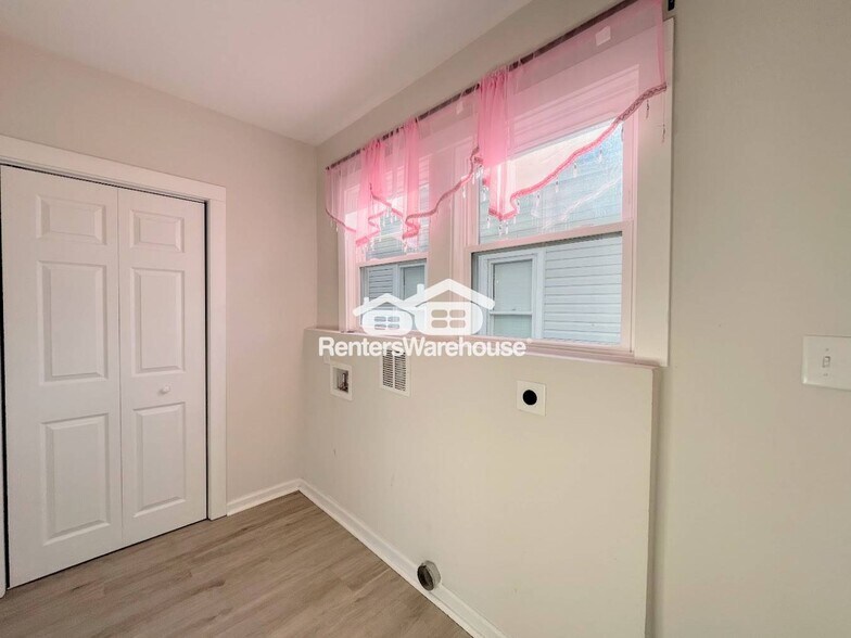 Building Photo - 500 Maryland Ave