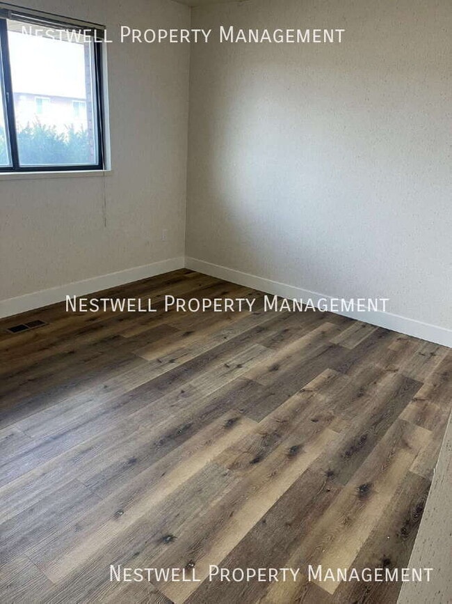 Building Photo - 893 W 1500 N St