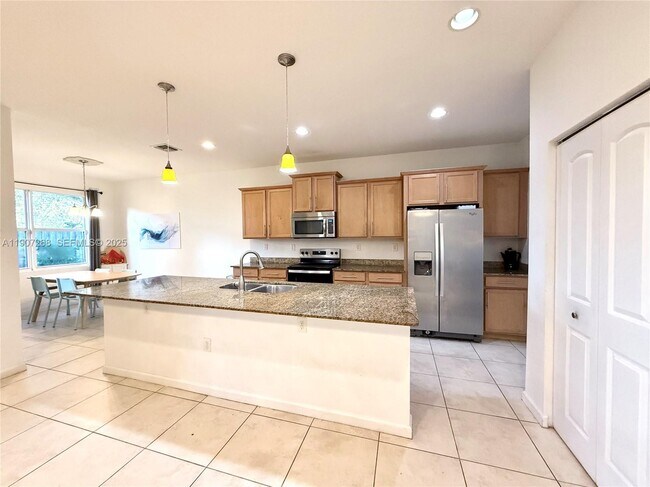 Building Photo - 1740 NW 21st St