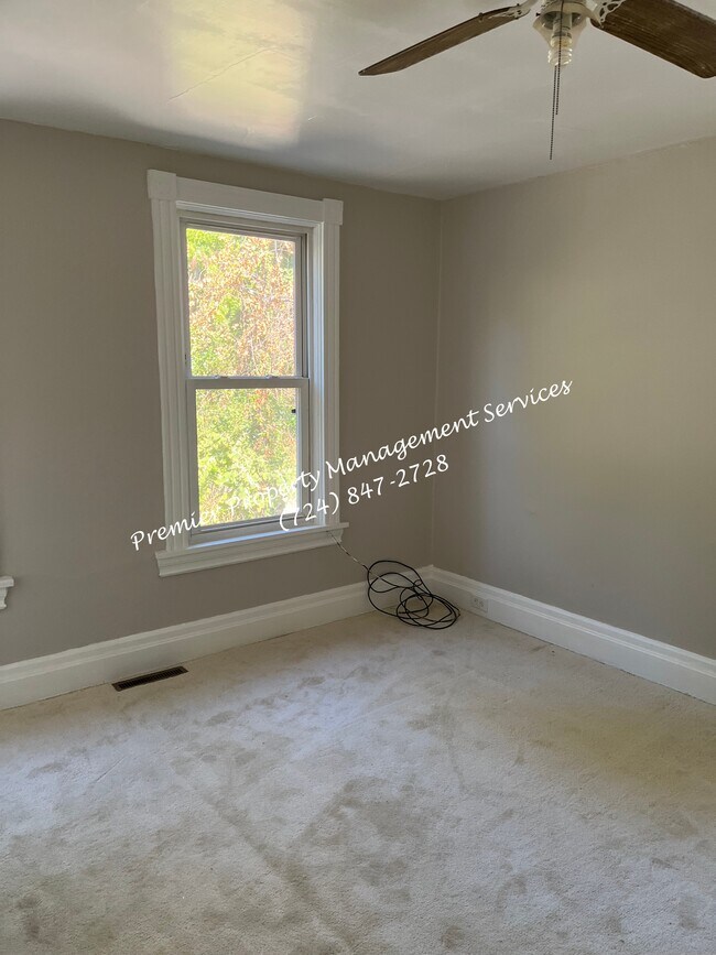 Building Photo - 2727 9th Ave