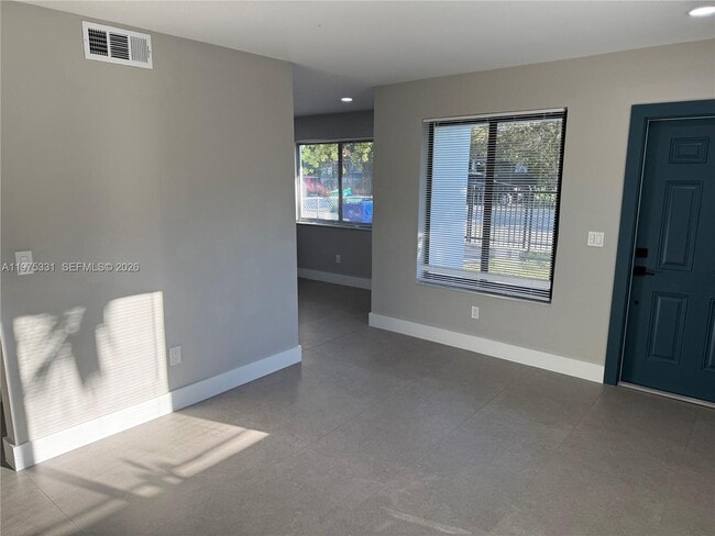 Building Photo - 3275 SW 27th St