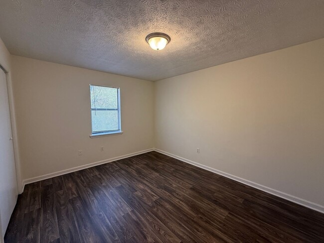 Building Photo - 162/164 Michele Dr