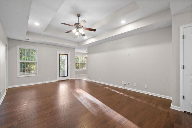 Building Photo - 2845 Teakwood Dr