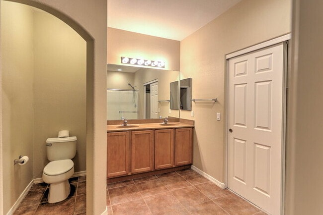 Building Photo - Rancho Sahuarita 5-Bed with 3.5 Baths 3187 Sq Ft