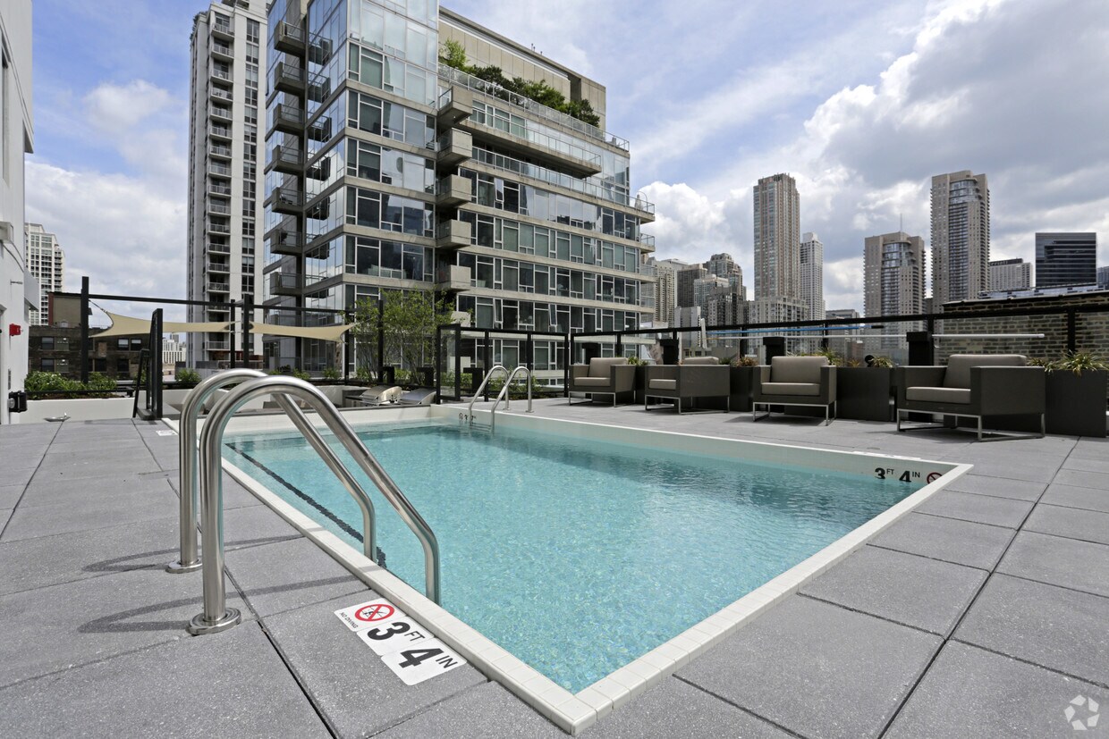 Oakwood Residence Chicago River North Chicago Il Apartment Finder
