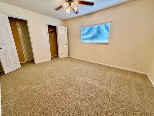 Building Photo - 25206 Auburn Terrace Dr