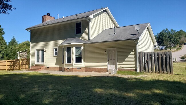 Building Photo - 1547 Londonderry Pl